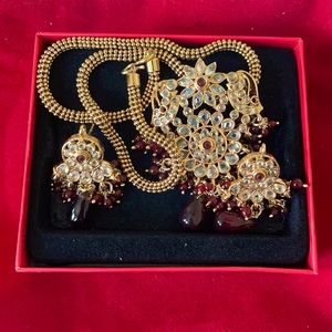 Maroon/Gold necklace with earrings